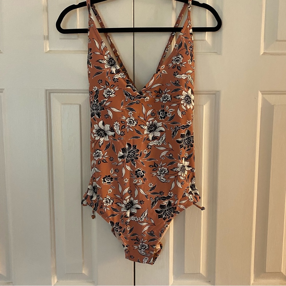 Kona sol floral one piece bathing suit, size XL